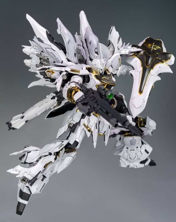 MG 1/100 Takumi Sinanju White Wolf