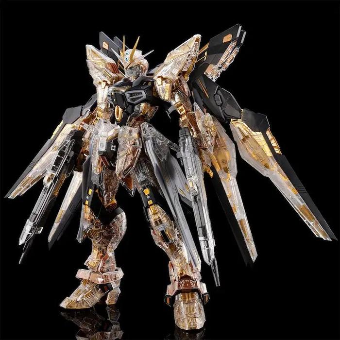 (P.B)MGEX 1/100 Strike Freedom Gundam [Mechanical Clear]