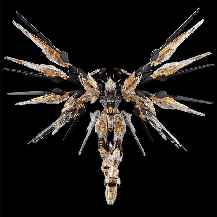 (P.B)MGEX 1/100 Strike Freedom Gundam [Mechanical Clear]