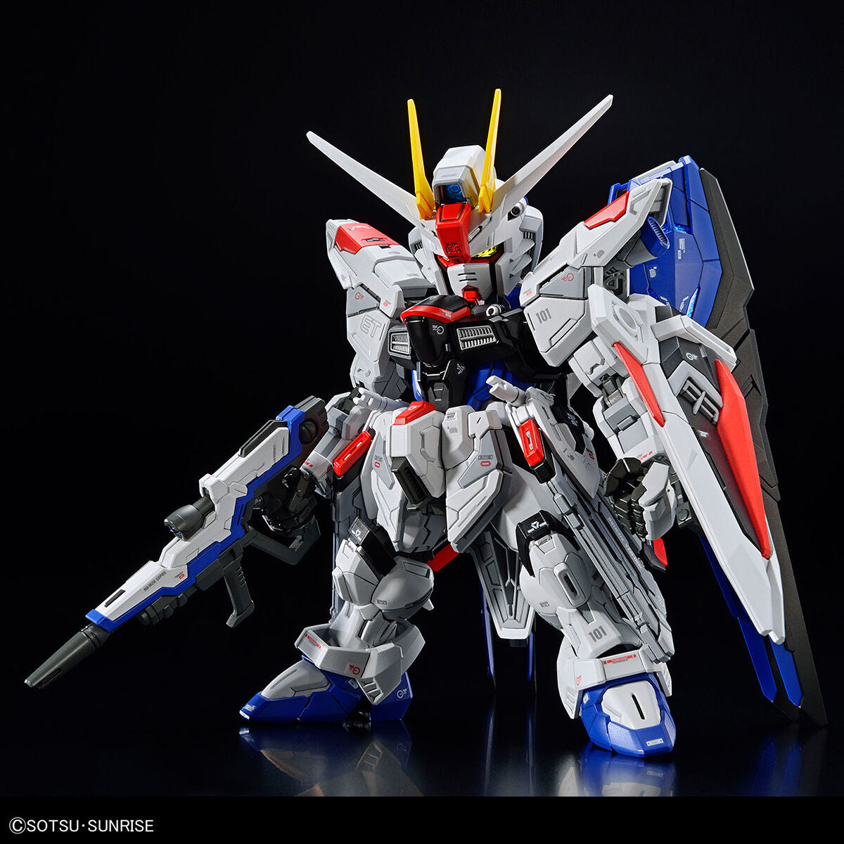 MASTER GRADE SD FREEDOM GUNDAM