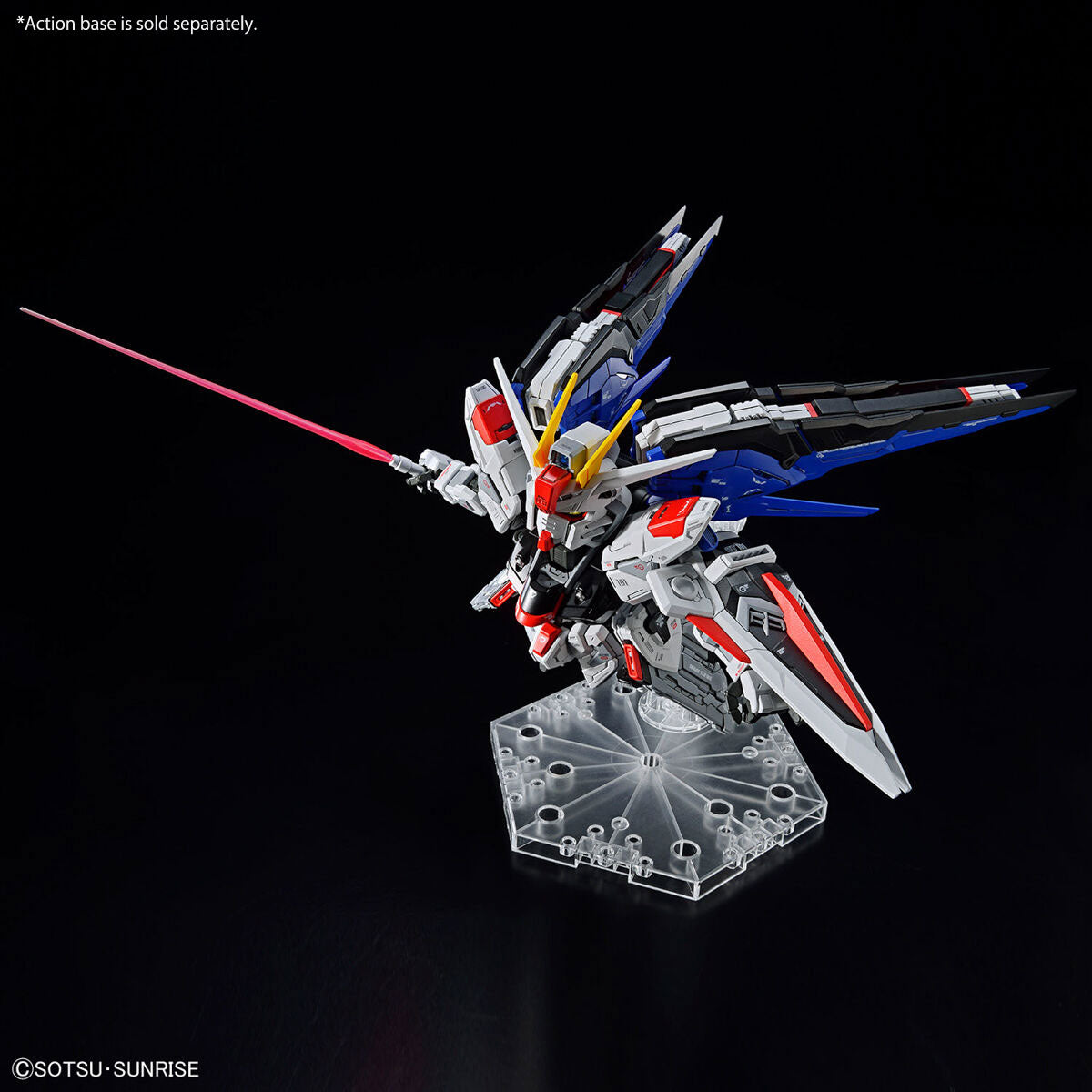 MASTER GRADE SD FREEDOM GUNDAM